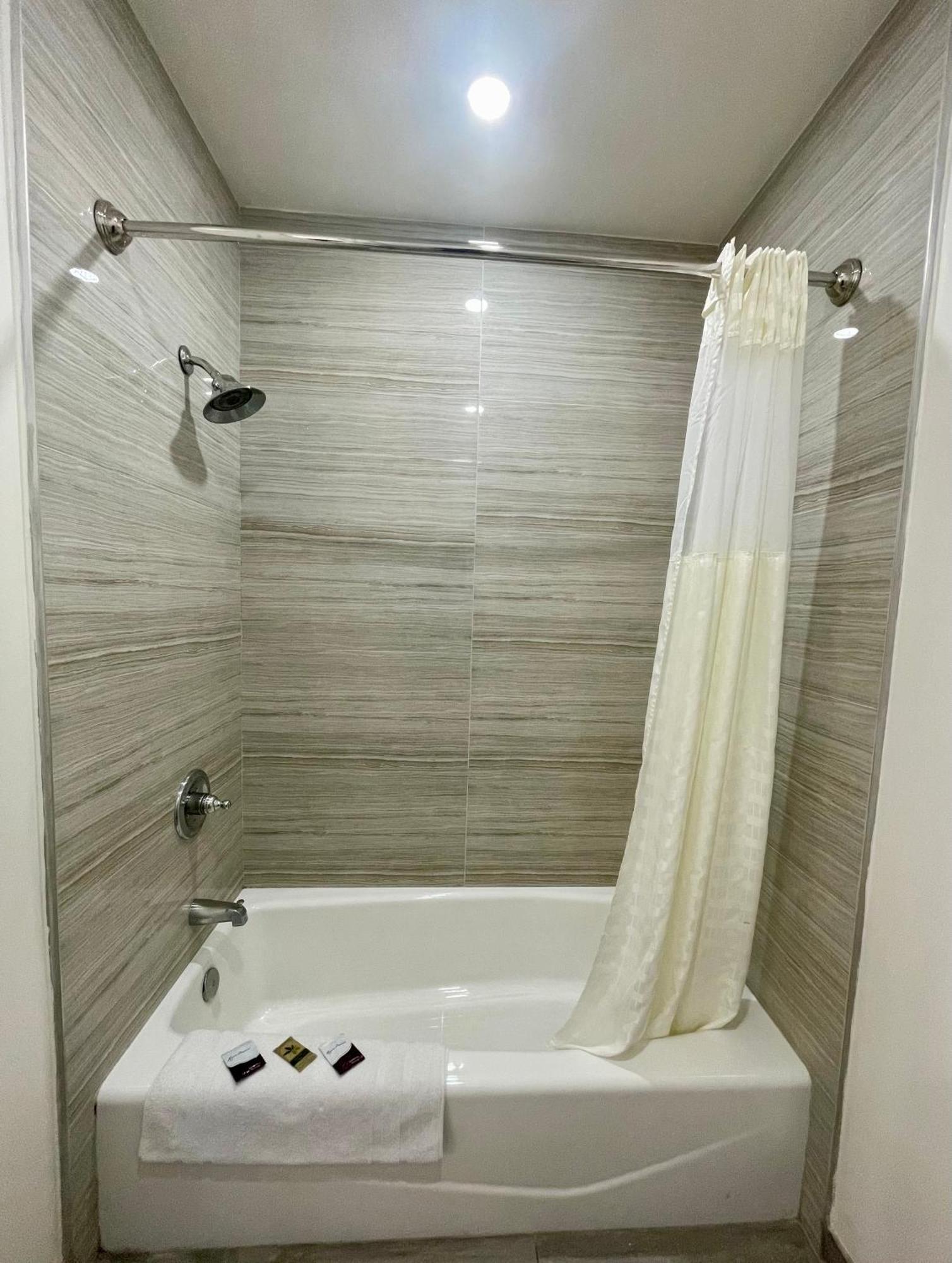 Newport Bay Inn Costa Mesa Zewnętrze zdjęcie