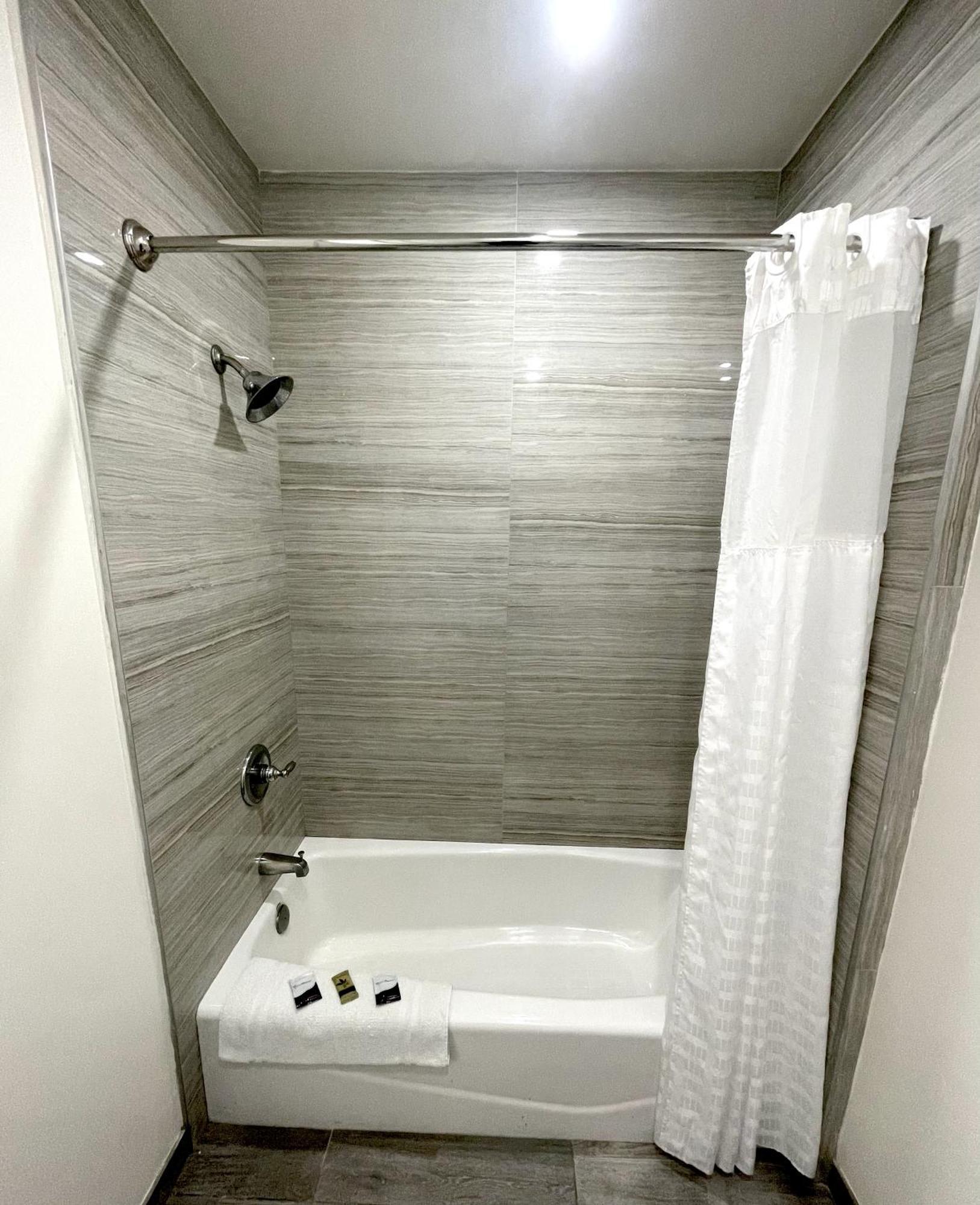 Newport Bay Inn Costa Mesa Zewnętrze zdjęcie